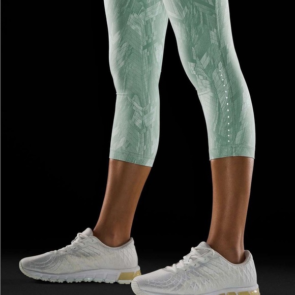 Lululemon leggings Swift Speed High-Rise Crop 21" Reverberate Chevron Jacquard - Picture 7 of 16